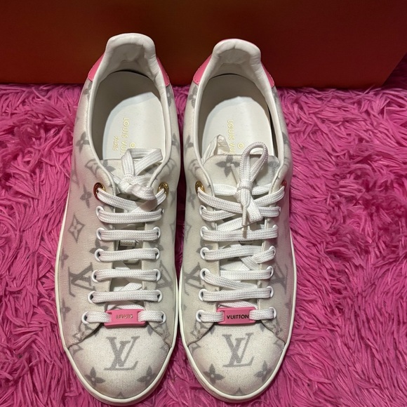 Louis Vuitton Monogram Canvas - Picture 3 of 12